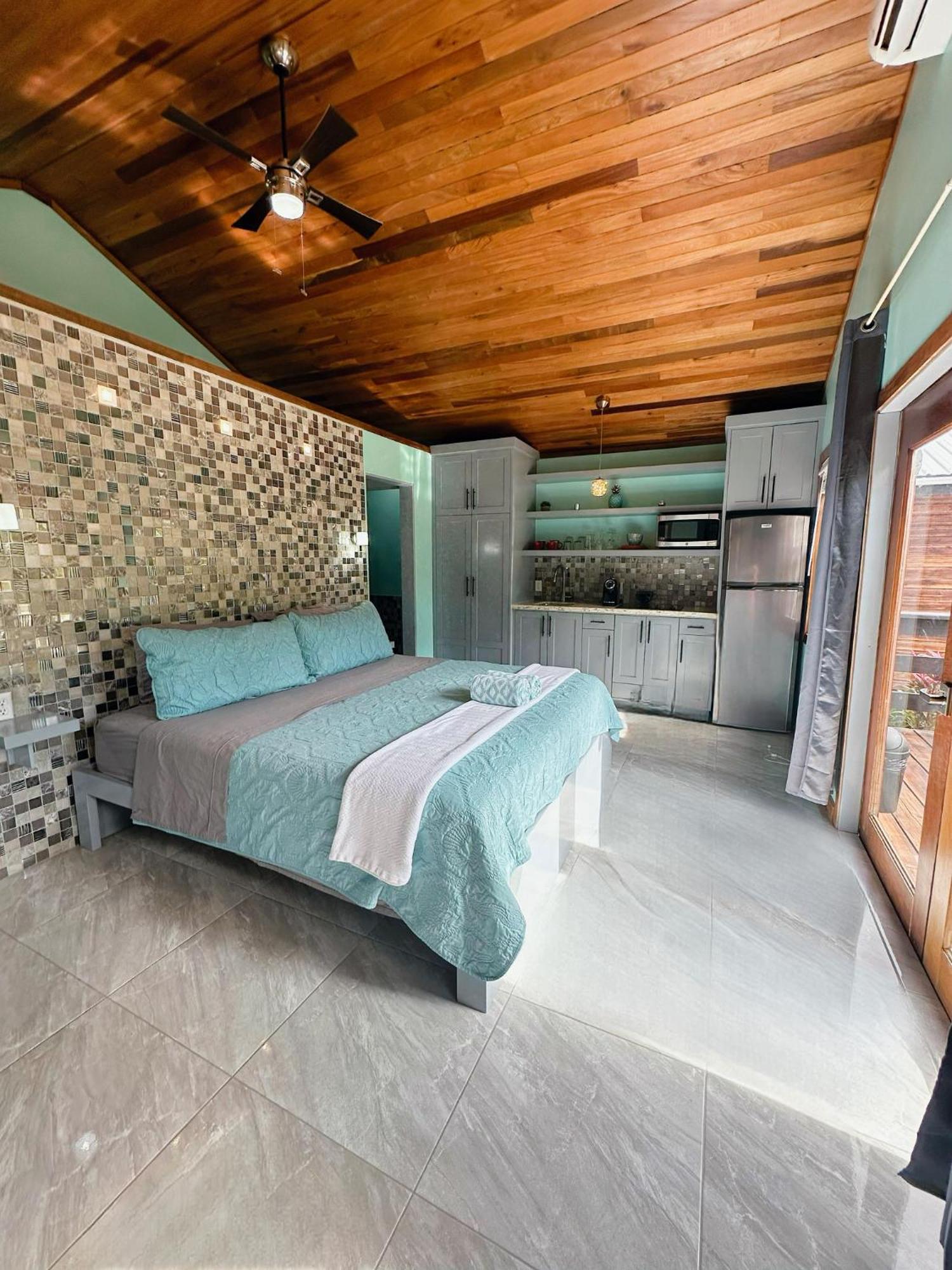 Mangata Villas Adults Only San Pedro  Eksteriør bilde